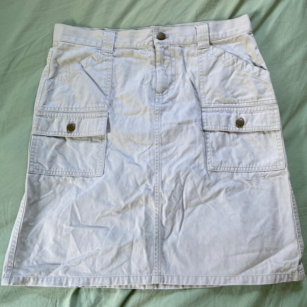 Cute cargo skirt!